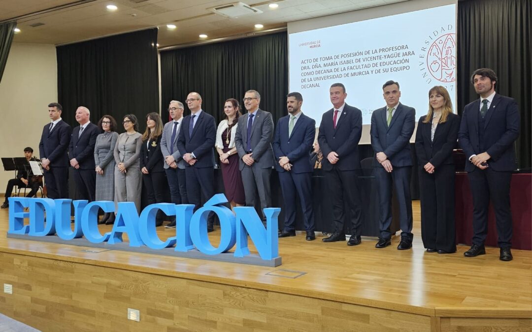 TomaPosesionDecanaEducacion2025